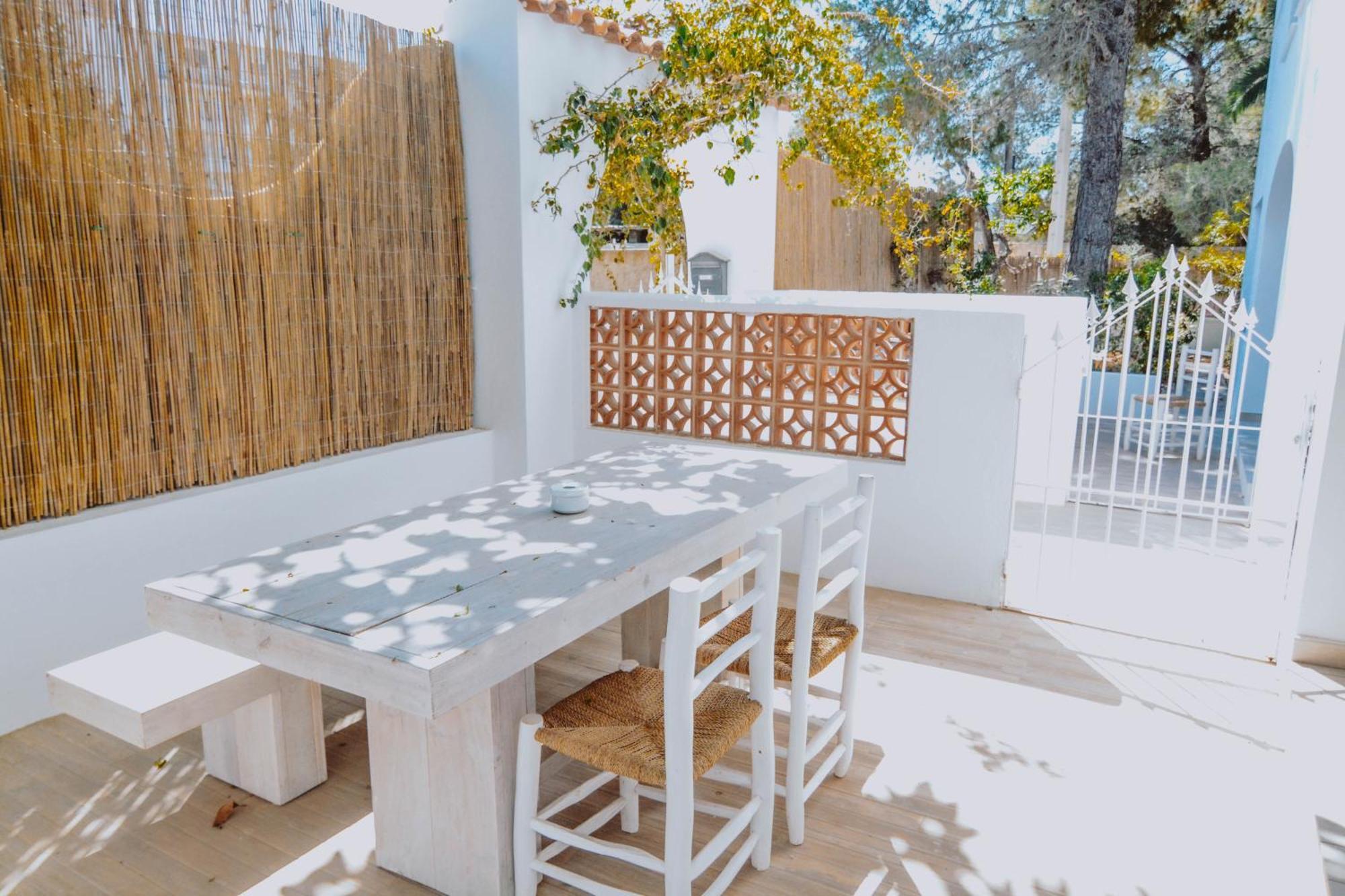 Апарт готель Secret Oasis Ibiza-Only Adults Сан-Антоніо Екстер'єр фото